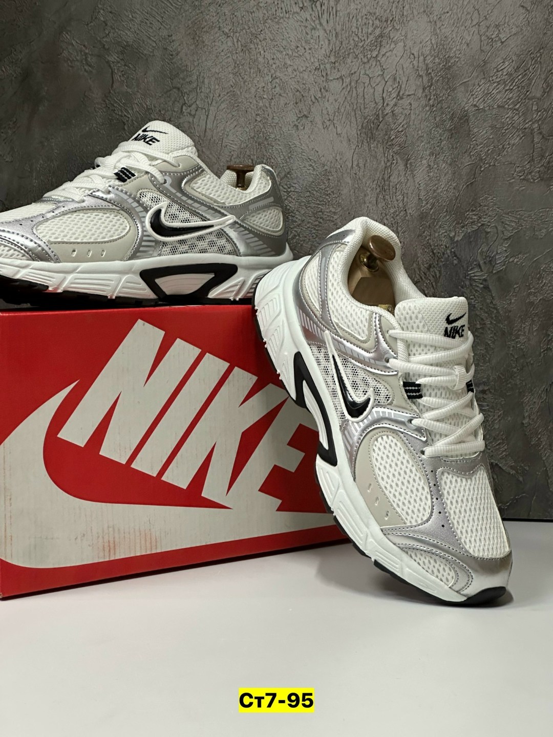 nike кроссовки,кроссовки nike v5 rnr white black silver,кроссовки v5 rnr nike,кроссовки мужские nike,женские кроссовки nike