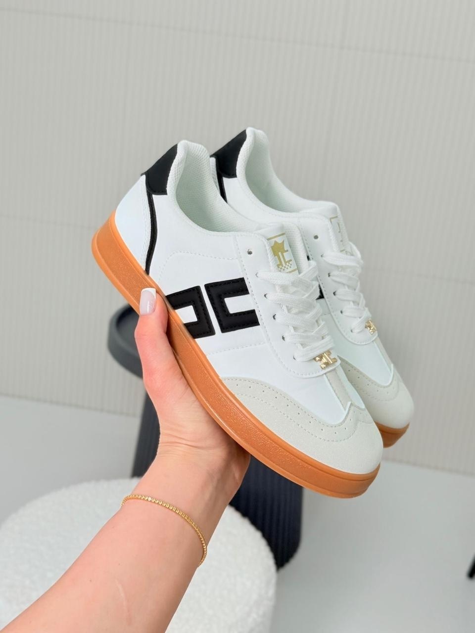 ,кроссовки fendi,кроссовки кеды,фенди кроссовки коричневые,женские кроссовки