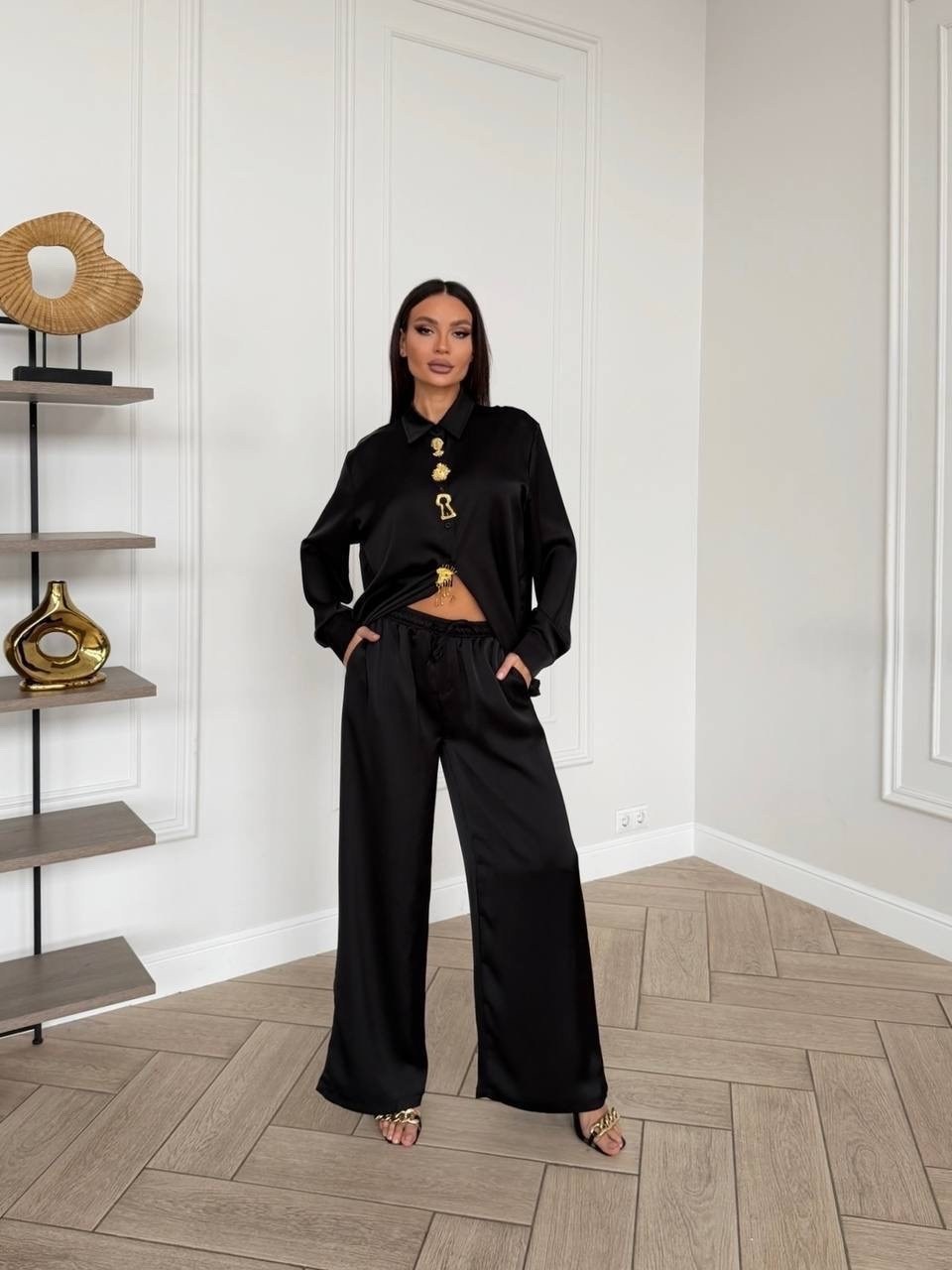 шелковый костюм в пижамном стиле,шелковый костюм,костюм атласный брючный,костюм белый,пижама костюм