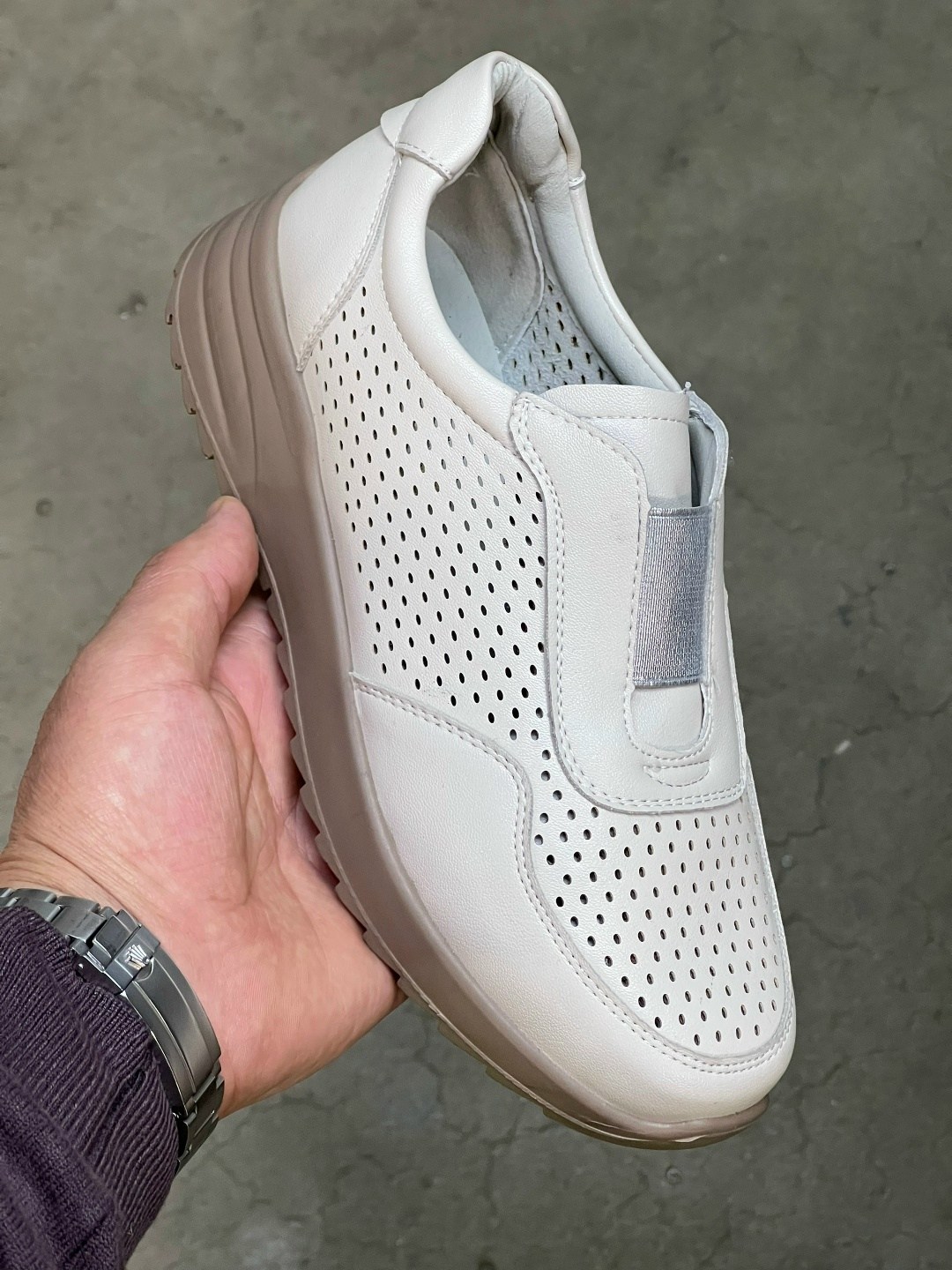 ,кроссовки женскиe,белые кроссовки женские,кроссовки для женщин,обуви