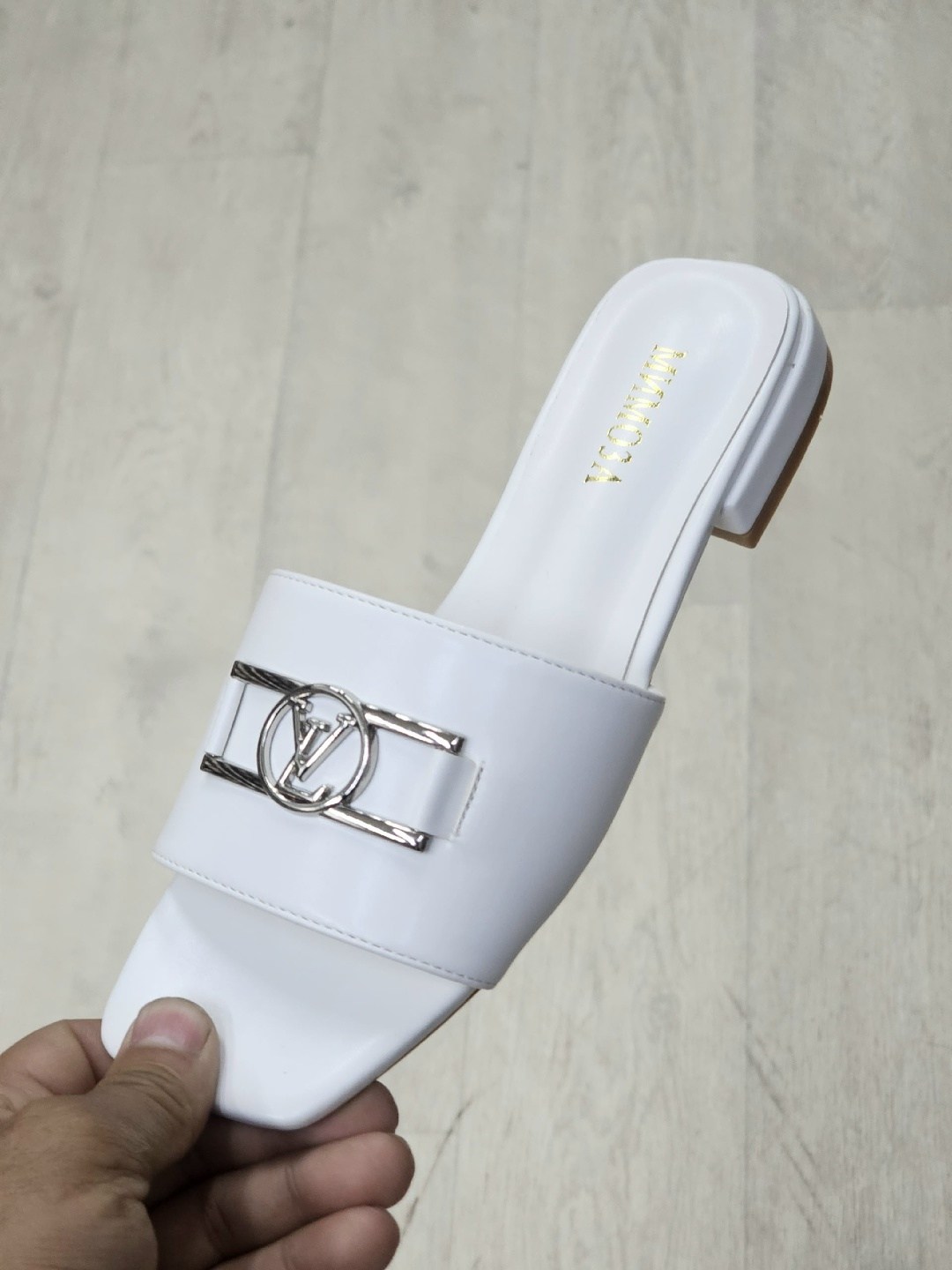 луи виттон шлепки женские,шлепанцы женские луи виттон,,шлепанцы луи виттон,шлепанцы louis vuitton