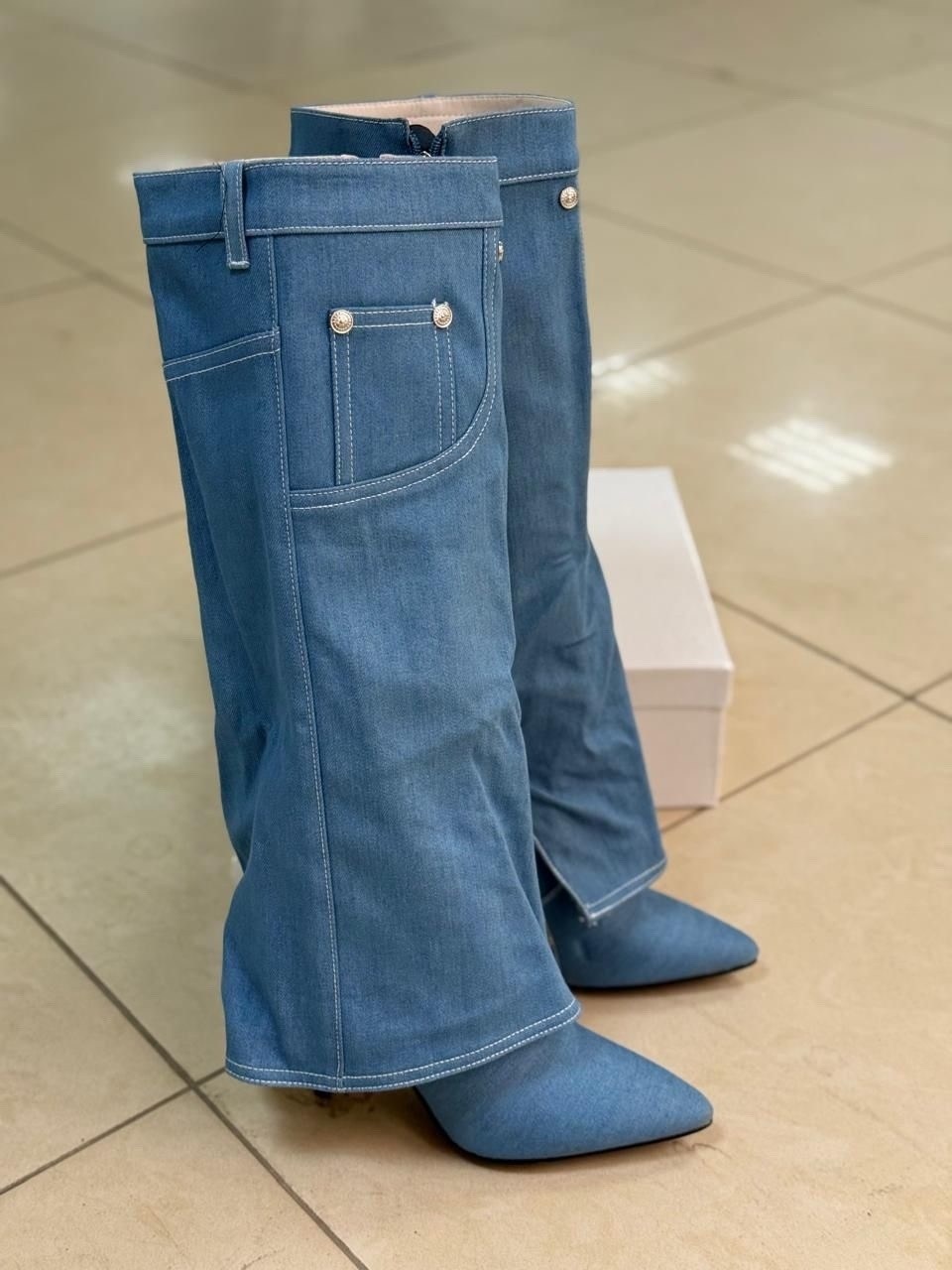 джинсовые сапоги,модные сапоги,denim boots,высокие сапоги,женские джинсовые сапоги до колена синие с острым носком на тонком высоком каблуке