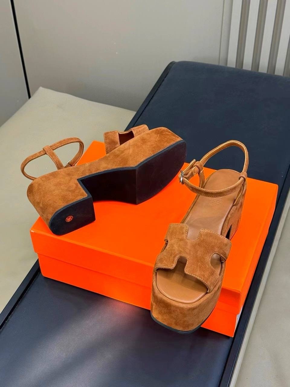 босоножки hermes,босоножки женские hermes,замшевые босоножки,босоножки женские,босоножки коричневые