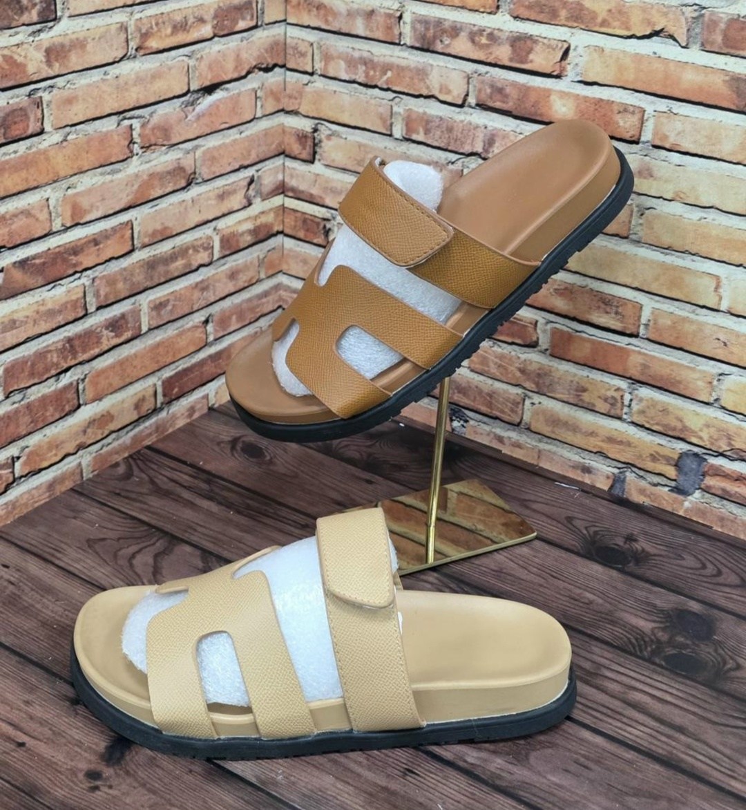 модные тапочки,шлепанцы женские,мужские шлепанцы,,модные шлепанцы