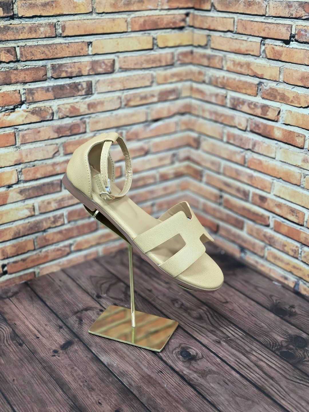 мужские шлепанцы,,шлепанцы женские,модные тапочки,шлепанцы hermes