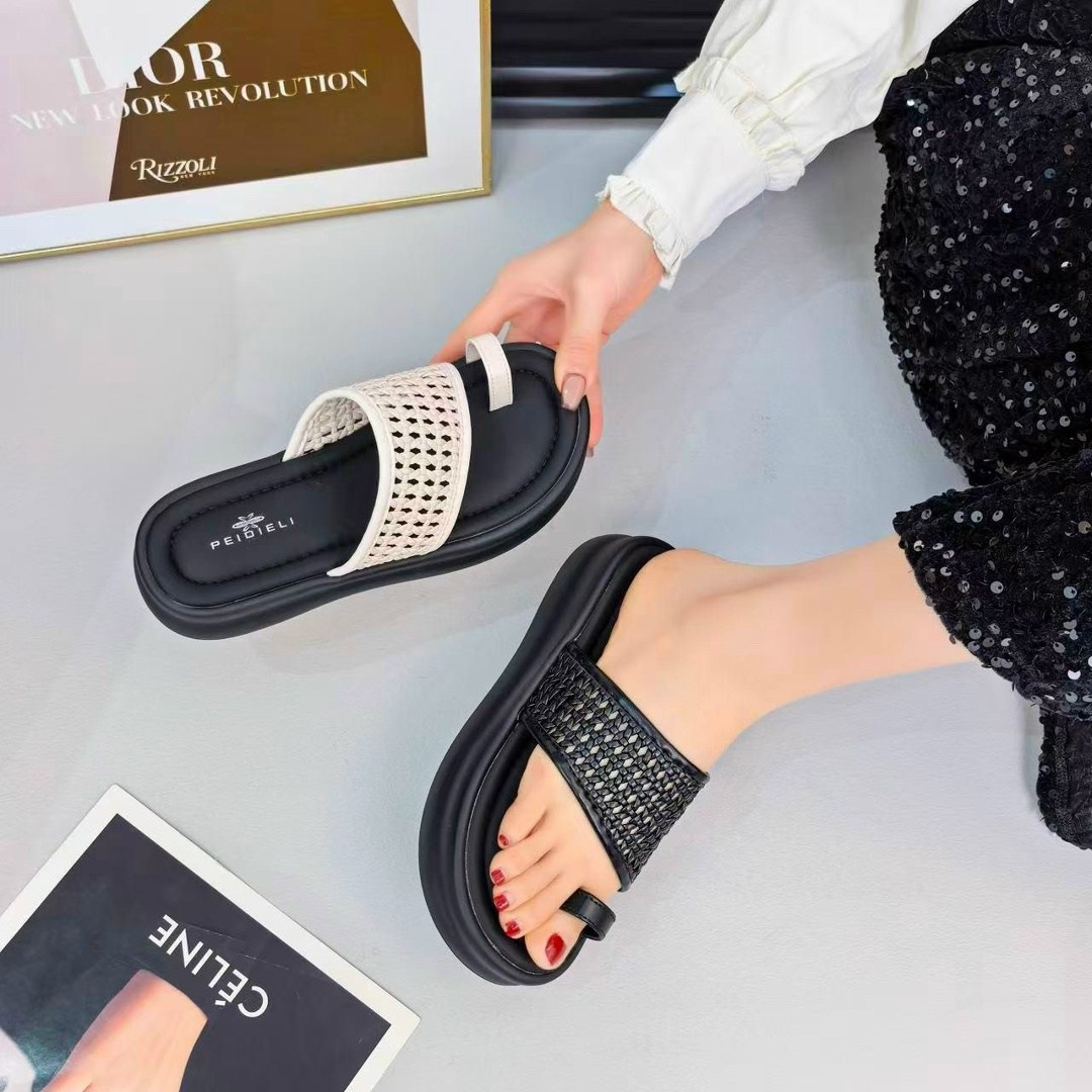 шлепанцы женские,тапочки модные,модные шлепанцы,шлепанцы на плоской подошве,тапочки на плоской подошве