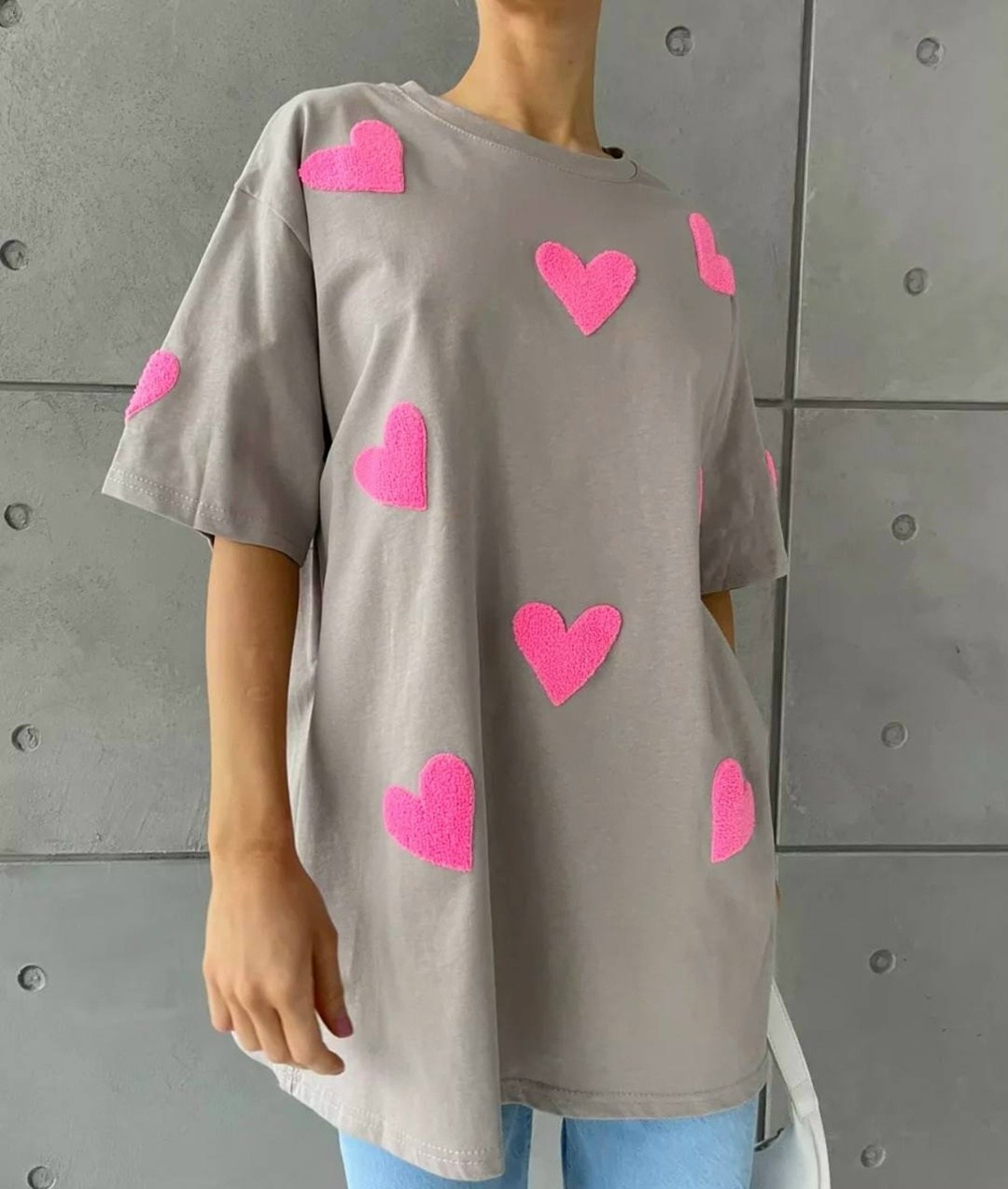 футболки женская оверсайз,футболка с сердечками оверсайз,футболка с сердцем оверсайз,женская футболка