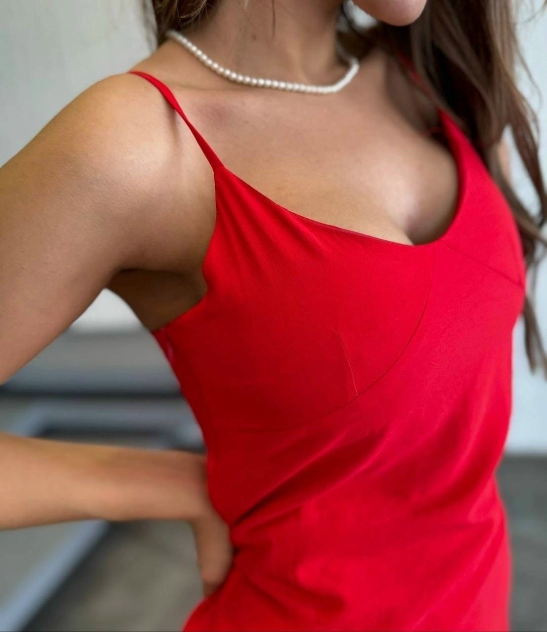 платье коричневое,платье на бретельках шоколадного цвета,платье короткие,платье на бретелях,атласное платье