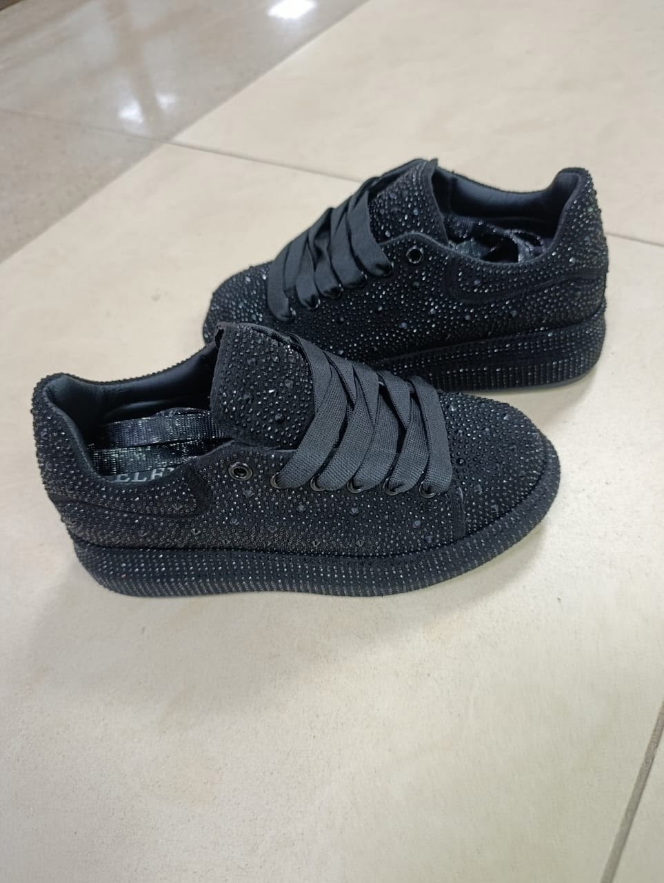 ,кроссовки со стразами,кроссовки со стразами женские,кроссовки женскиe,блестящие кроссовки