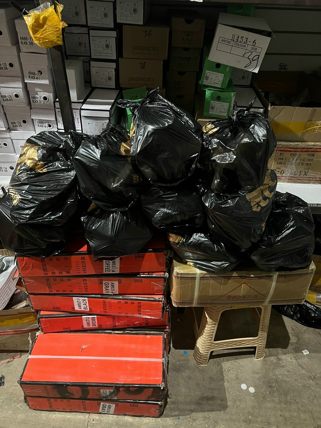 продуктовые наборы,отходов,контрабанда,контрабанда сигарет