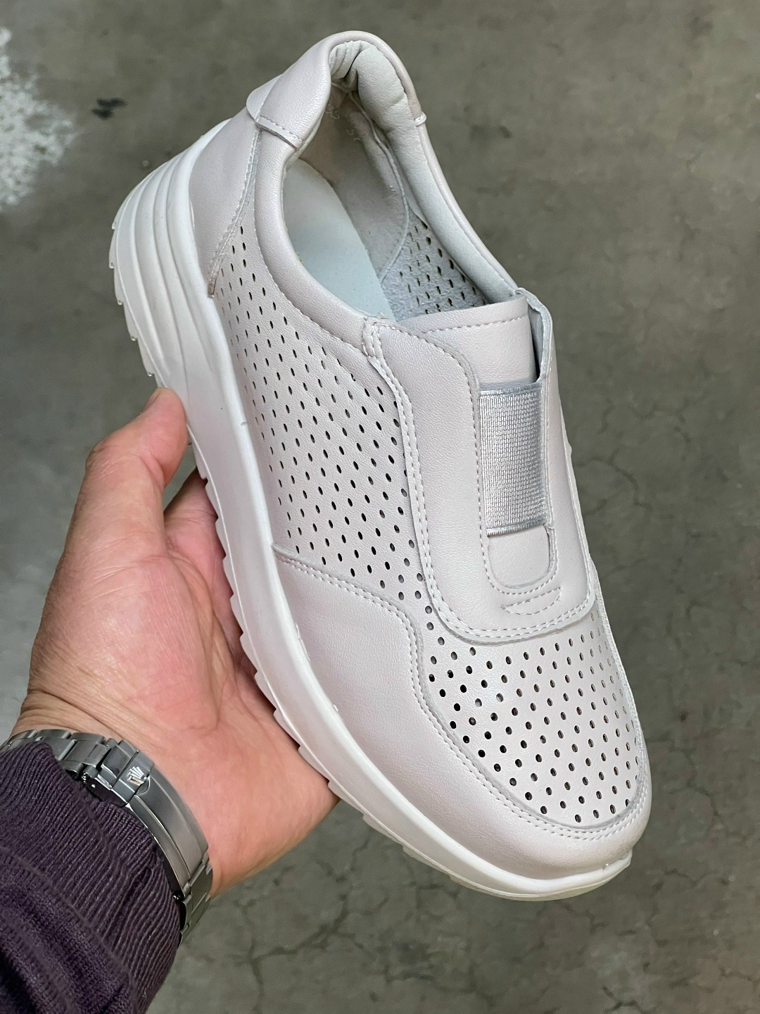 ,кроссовки женскиe,белые кроссовки женские,кроссовки для женщин,обуви