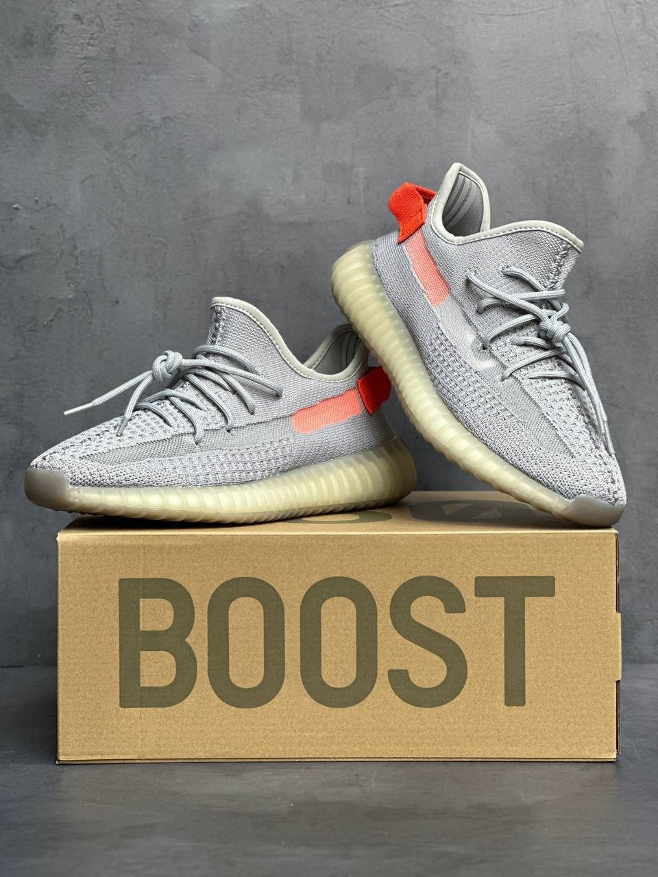 adidas yeezy boost 350 v 2,кроссовки adidas yeezy boost 350,adidas yeezy boost 350 v2 tail light,adidas yeezy boost 350 v2 light,yeezy boost 350 v2 tail light