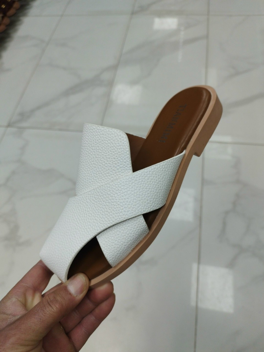 ,женские шлепанцы,женская ,обуви,тапочки модные