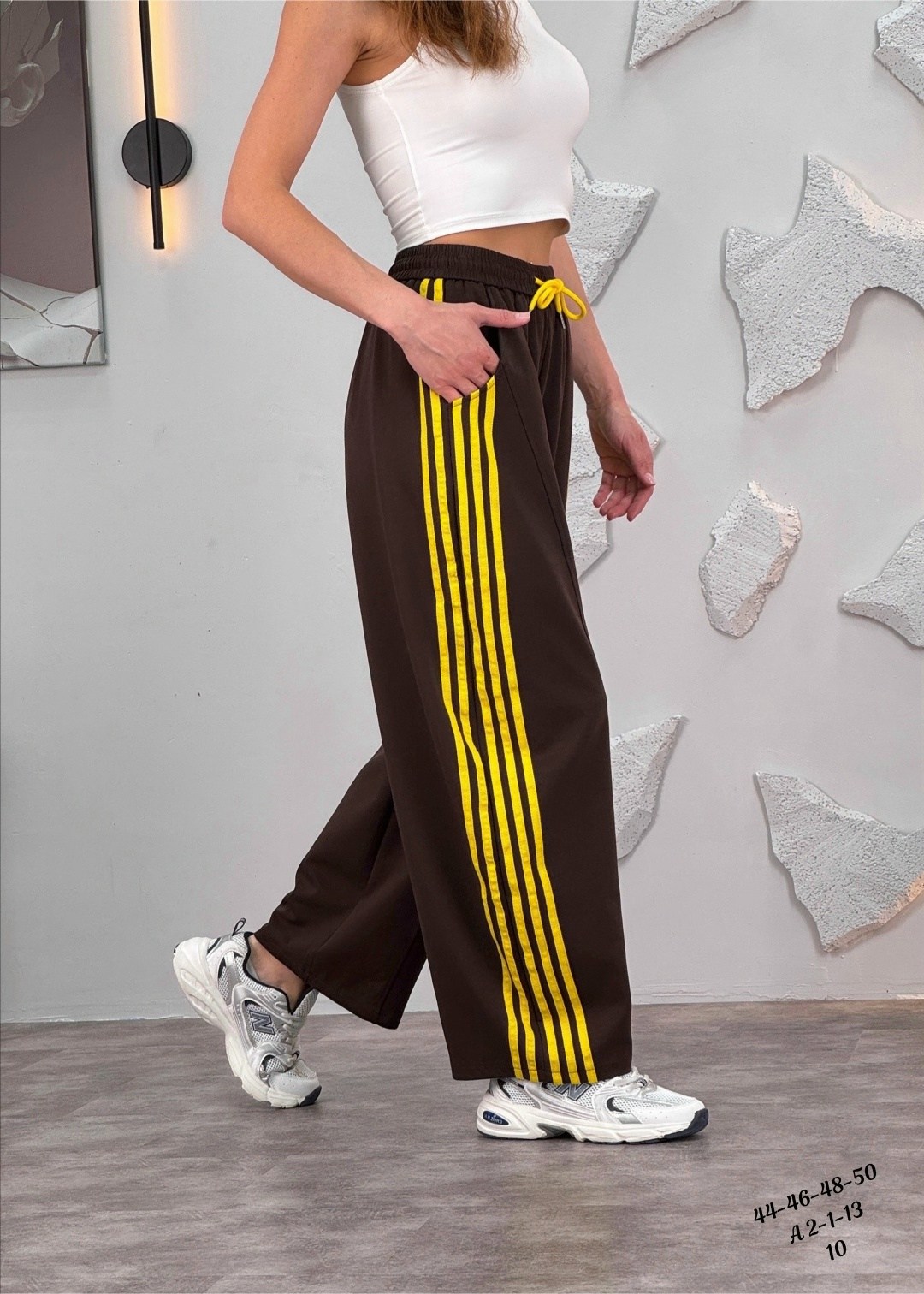 штаны спортивные белые с красными лампасами,штаны адидас белые с красными лампасами,спортивные брюки для женщин с лампасами dl_protex,спортивные брюки для женщин с лампасами dl_protex цвет белый,брюки