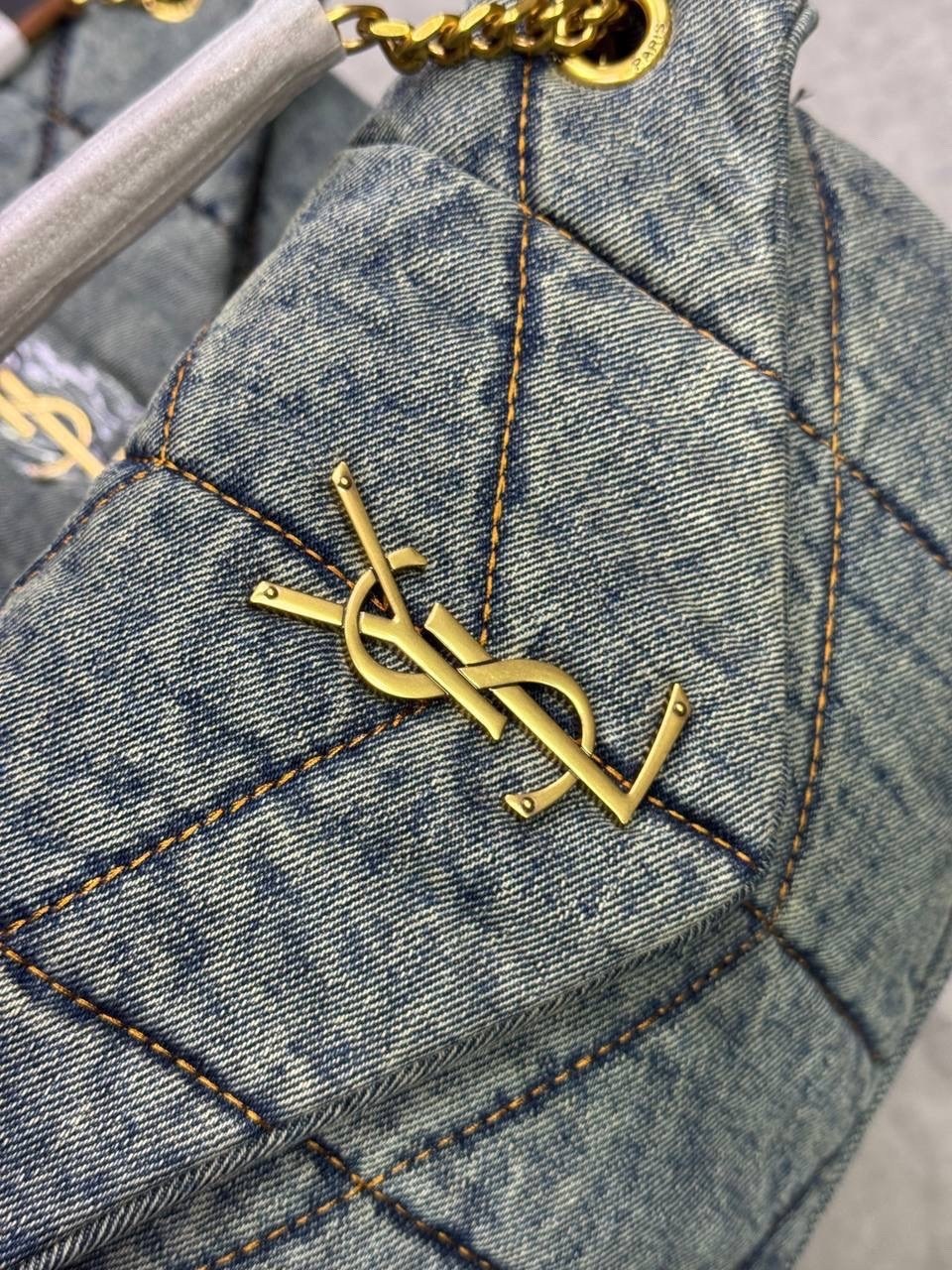 сумки ив сен лоран,джинсовая сумка,сумка-пуффер на плечо с монограммой loulou ysl джинсовая,сумка дизайнерская,женская модная сумка
