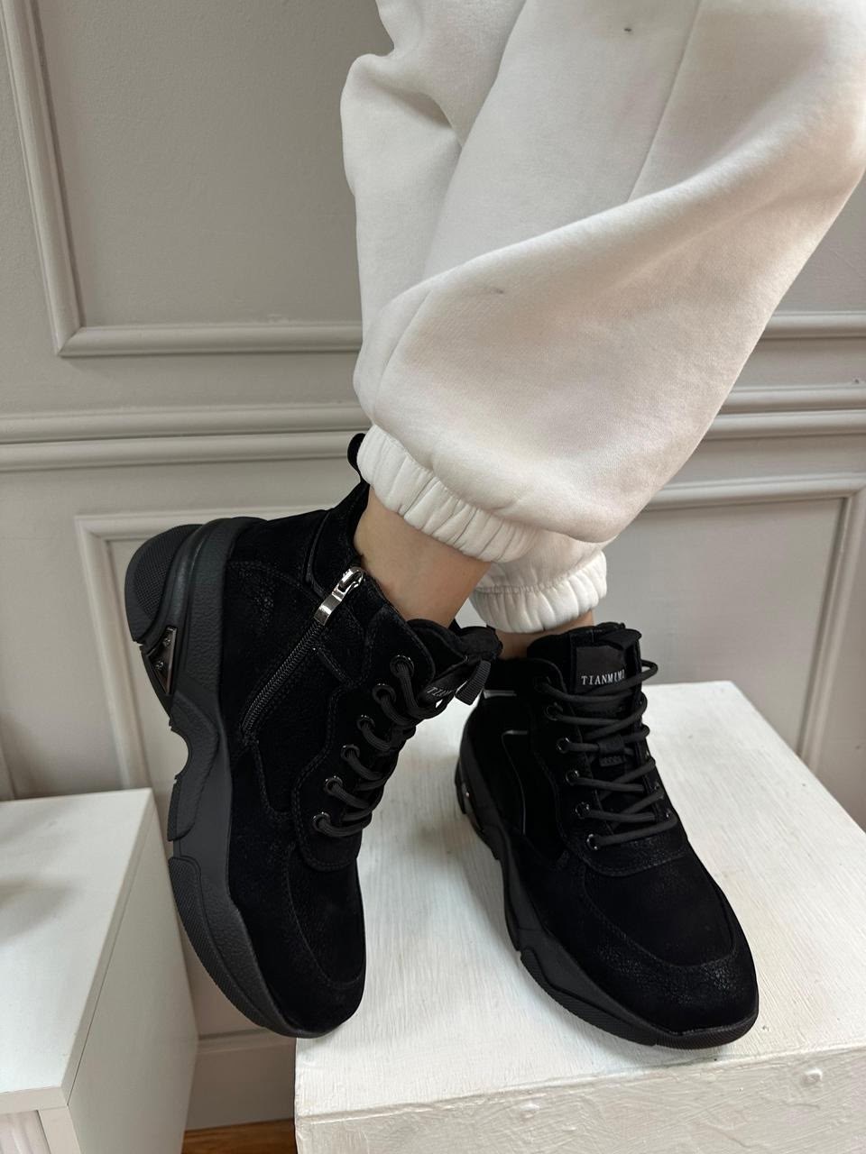 ,женские кроссовки,женские ботинки,черные кроссовки,кроссовки замшевые