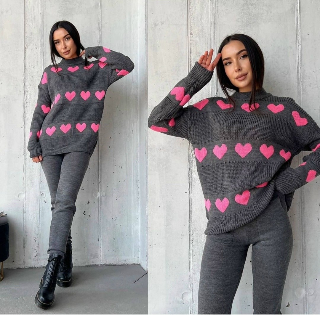 свитер с принтом сердечки,свитера женские,джемпер с сердечками,женская кофта,джемпера женские