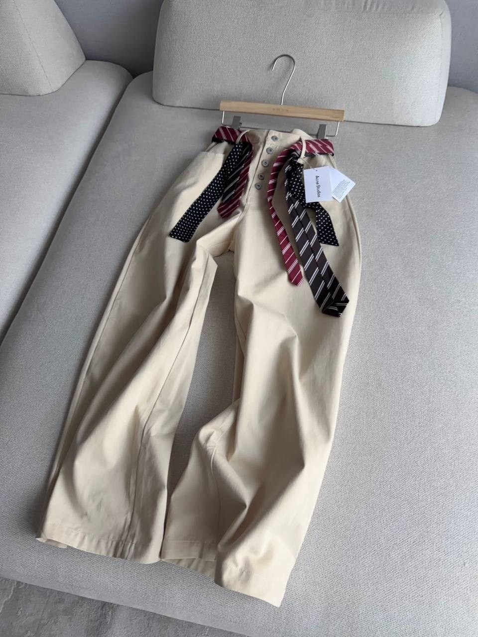 брюки классические,модные брюки,повседневные брюки,брюки широкие,брюки бежевые