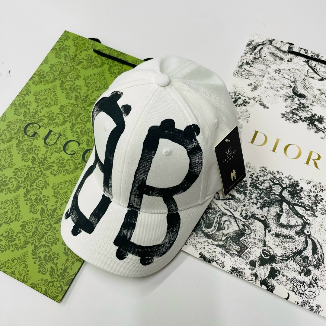 модные бейсболки,бейсболка,бейсболка gucci,кепка нью эра гуччи,женская бейсболка