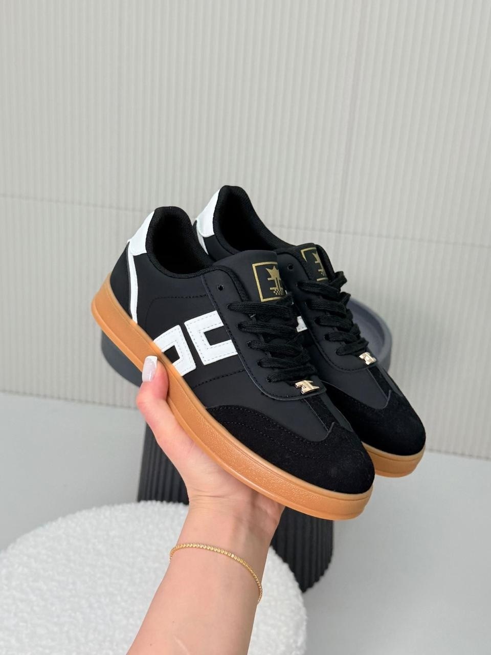 ,кроссовки fendi,кроссовки кеды,фенди кроссовки коричневые,женские кроссовки