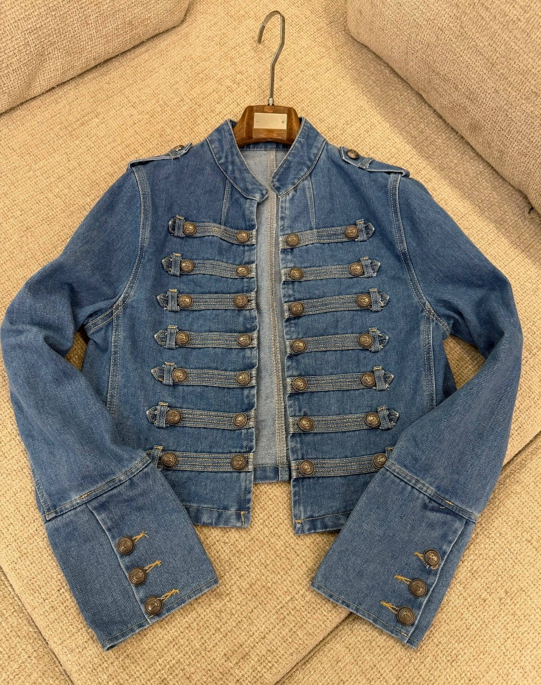 куртка женская джинсовая,женская джинсовая куртка в стиле ретро,джинсовая куртка,джинсовая куртка с воротником,короткая джинсовая куртка