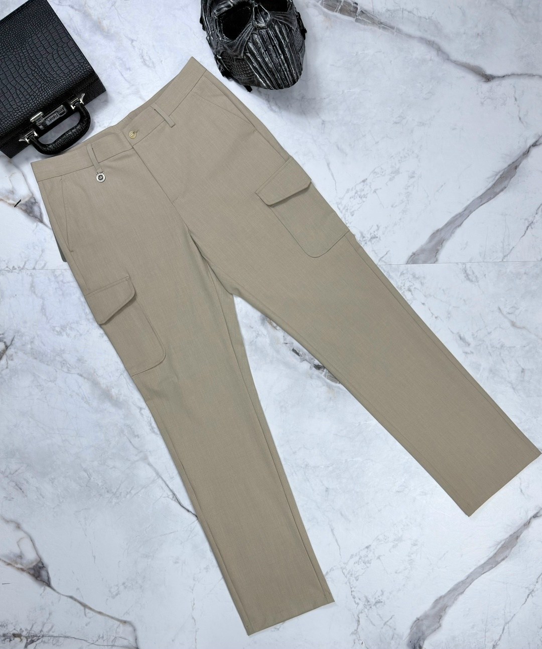 брюках карго,брюки с карманами,бежевые брюки,брендовые брюки,мужские брюки карго