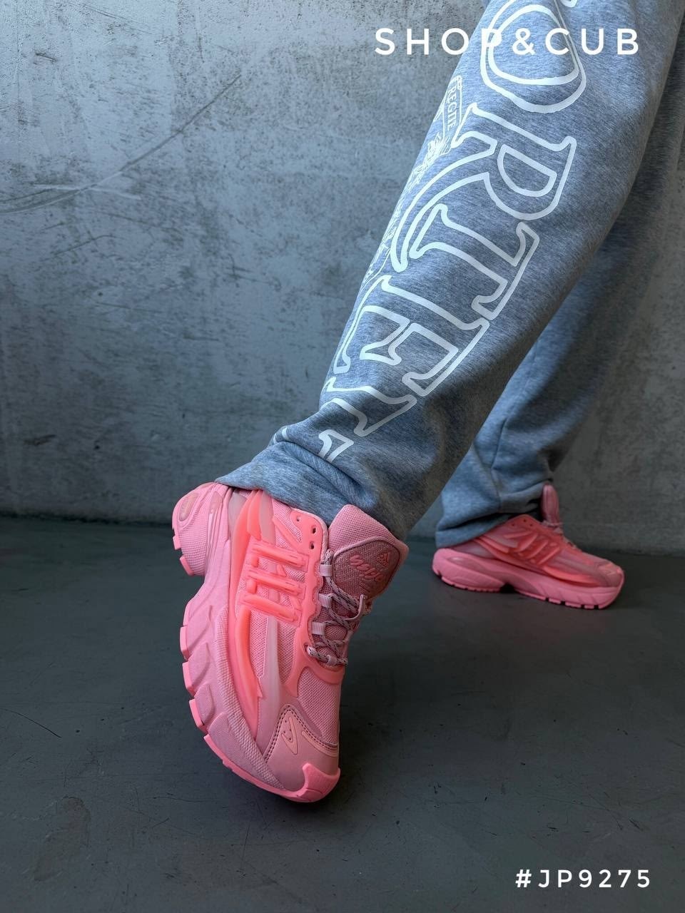 кроссовки баленсиага розовые,женские кроссовки balenciaga,розовые кроссовки,кроссовки баленсиага женские,кроссовки женские розовые удобные balenciaga