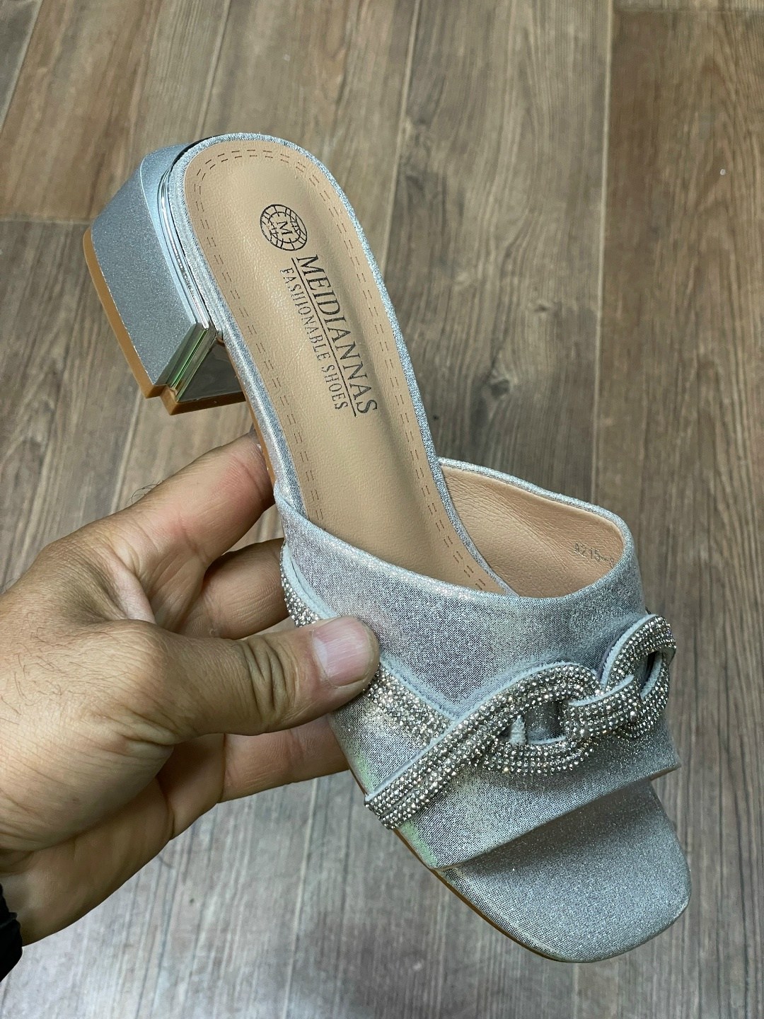 женские тапки,,женская ,модные босоножки,женские шлепанцы