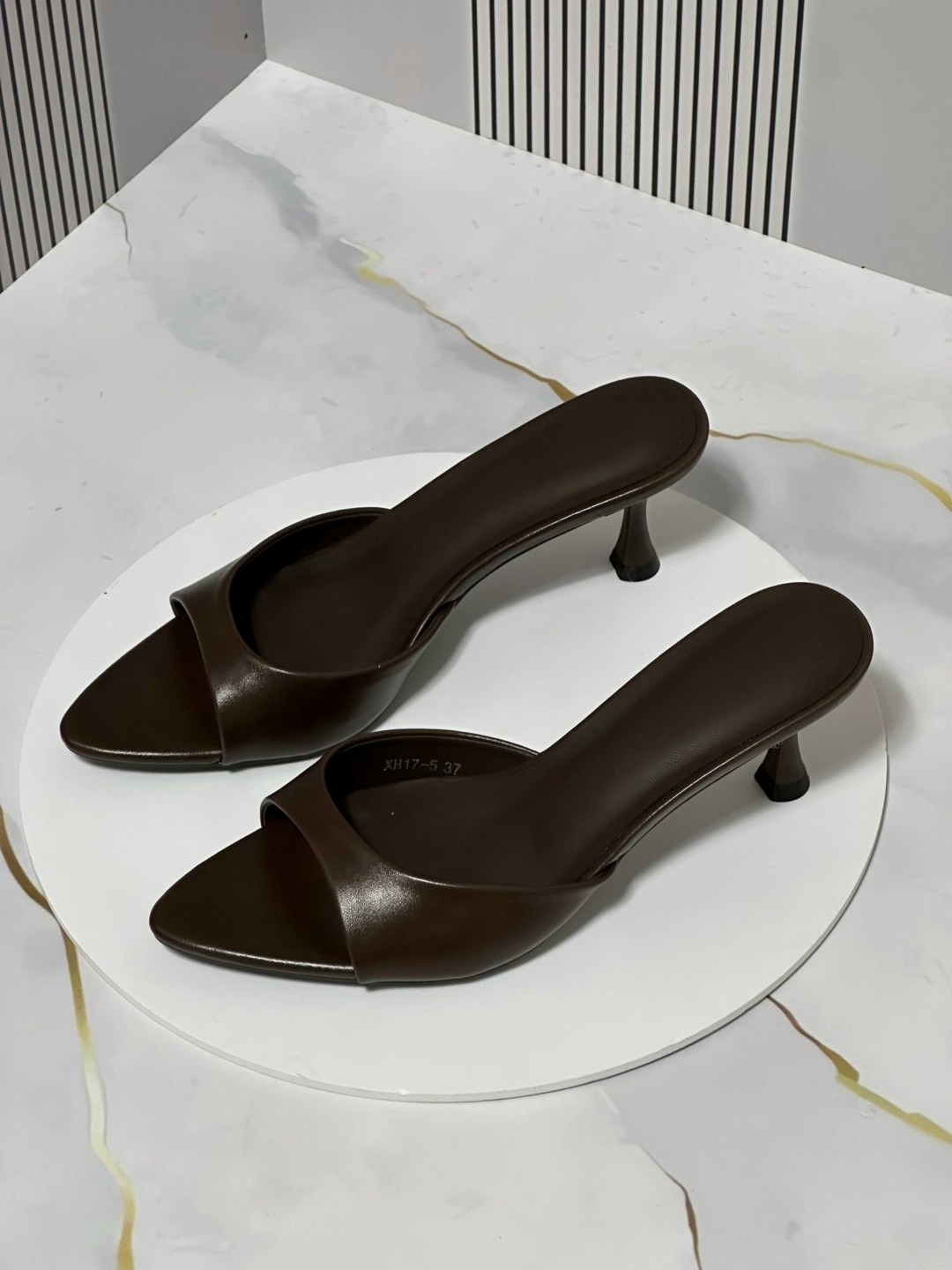 босоножки на каблуках,мюли женские,женские шлепанцы,,мюли на каблуке