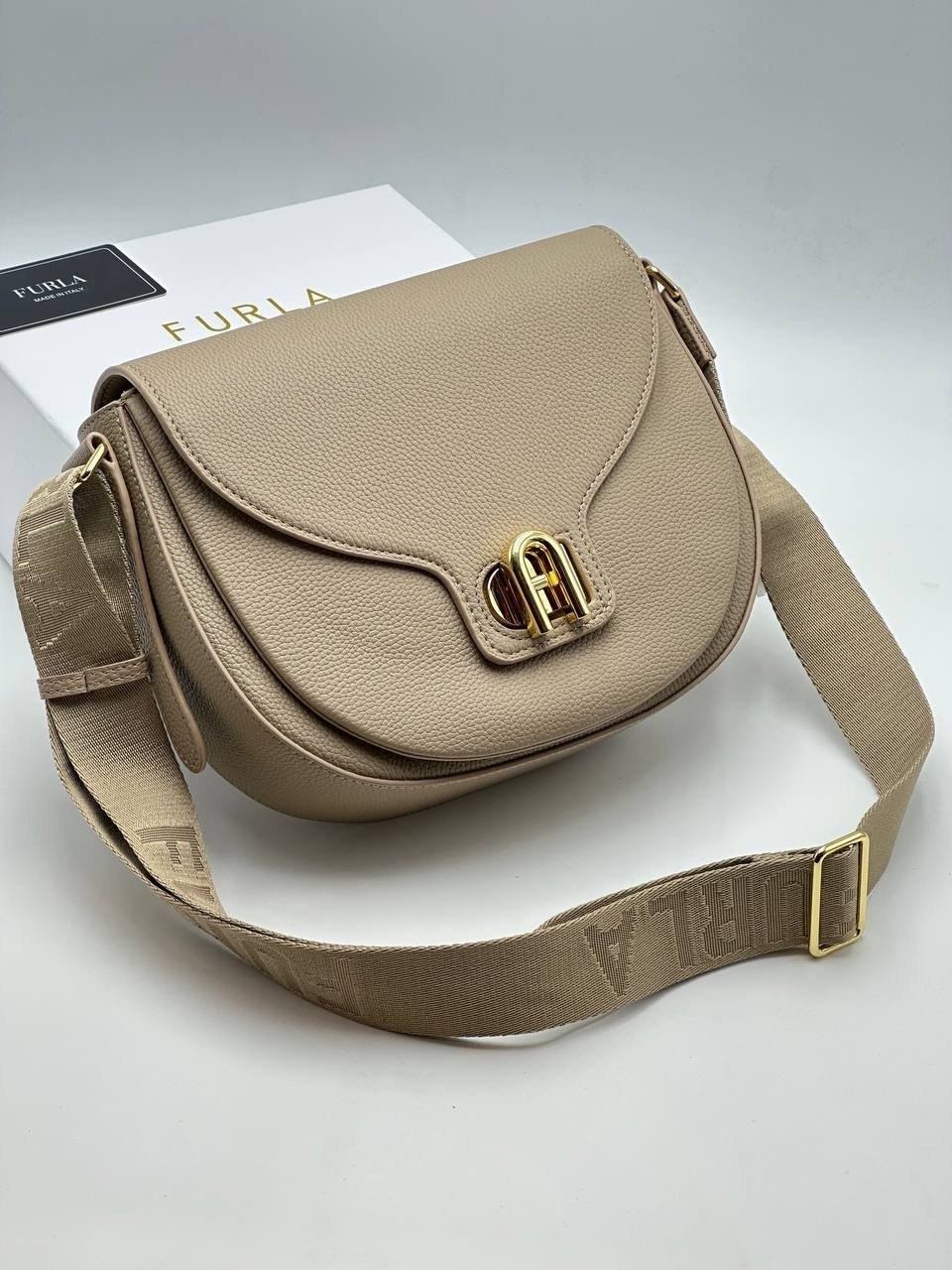 женская сумка,сумка,сумка через плечо coccinelle,сумка coccinelle,coccinelle сумка на плечо