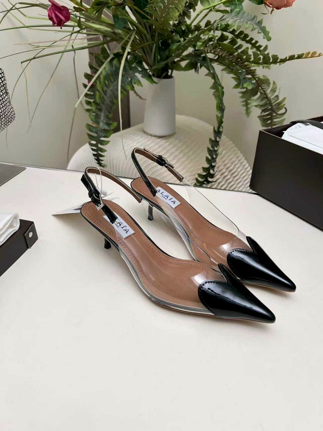 босоножки alaia,босоножки на каблуках,женские туфли,прозрачные босоножки,прозрачные туфли