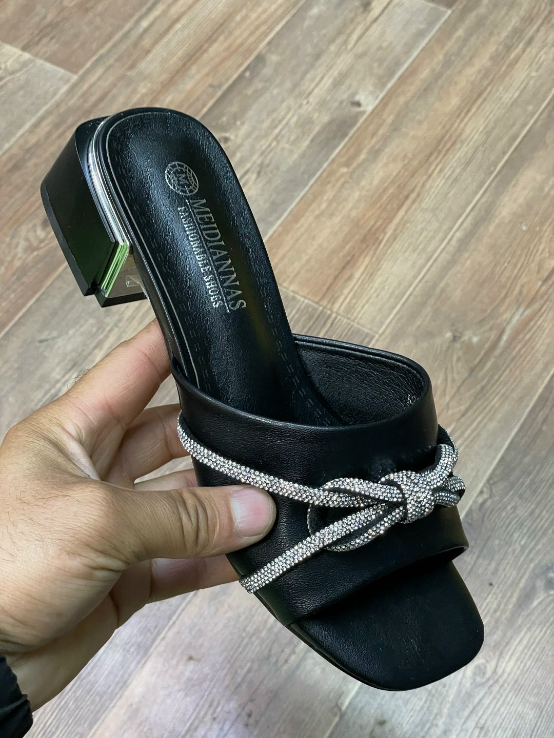 женские тапки,,женская ,модные босоножки,женские шлепанцы