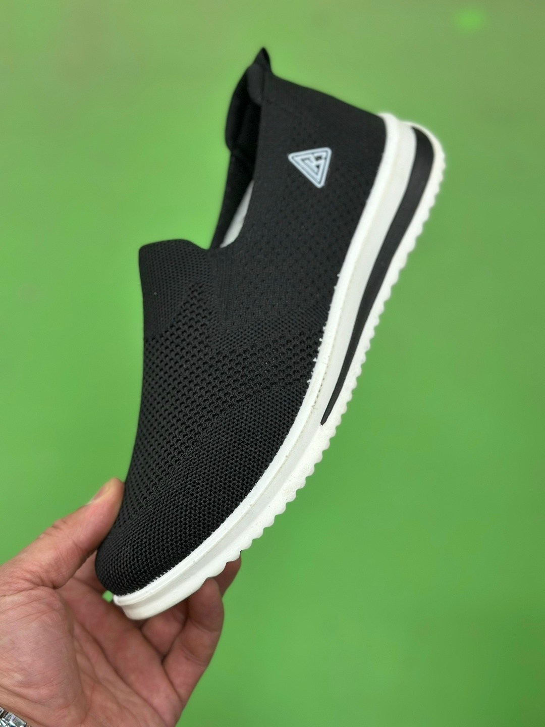 ,кроссовка мужской,кроссовки женскиe,мужские кроссовки,спортивная