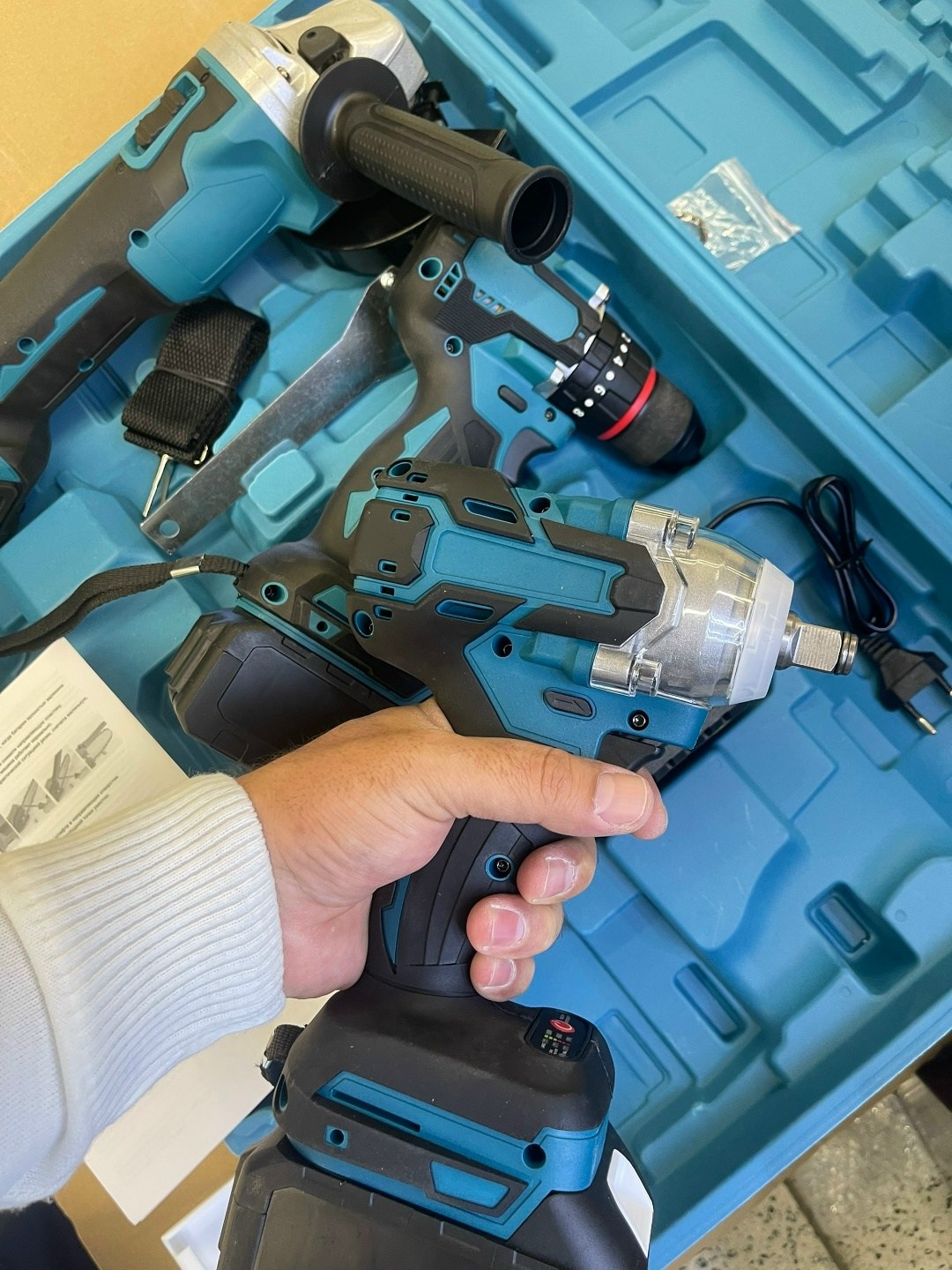 набор аккумуляторного инструмента makita,набор 4в1 аккумуляторных инструментов makita /кейс,набор инструментов макита,набор аккумуляторного инструмента макита,макита набор