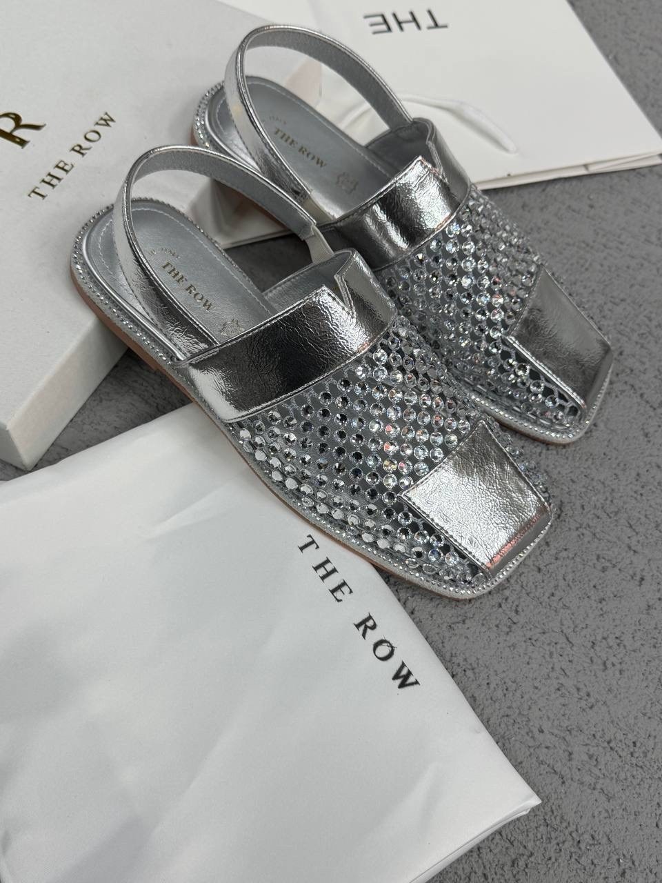 ,женские шлепанцы,модные шлепки,модные шлепанцы,женские босоножки