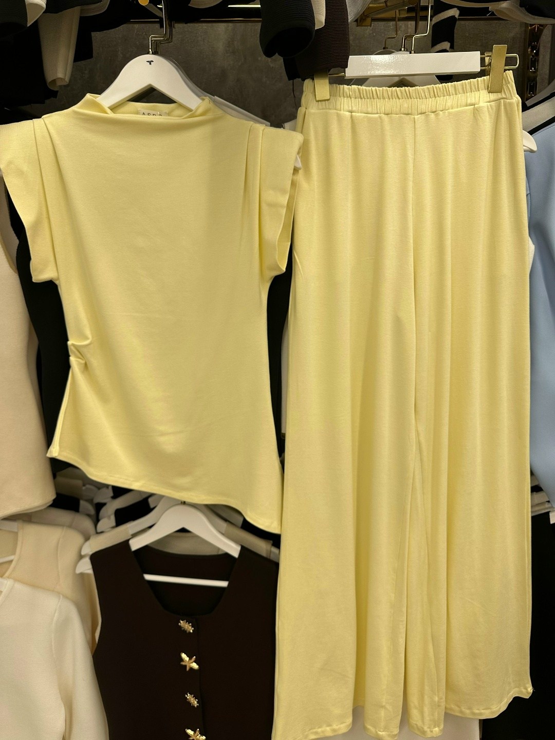 женские костюмы,костюм стильный,костюм с брюками,,костюм трикотаж