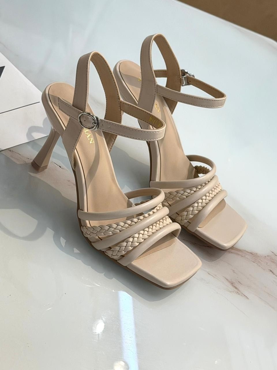 босоножки женские,бежевые босоножки,босоножки на каблуках,стильные босоножки,модные босоножки