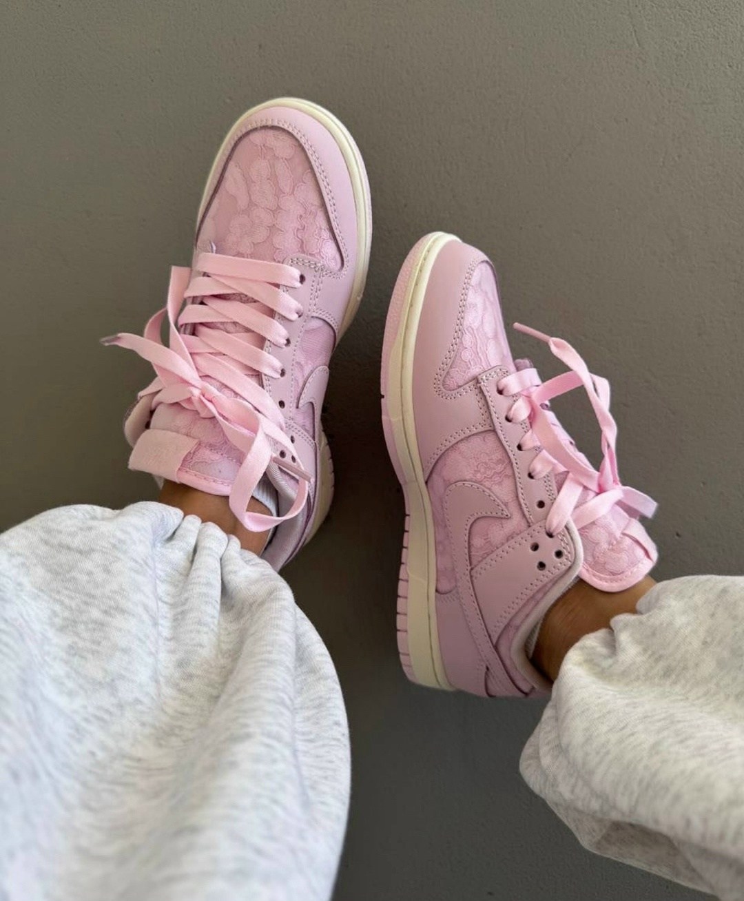 nike air jordan 1 wmns digital pink,air jordan 1 mid “digital pink”,розовые кроссовки,jordan air jordan 1 mid digital pink,розовые кроссовки женские