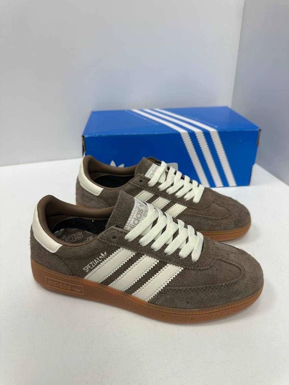 кеды рабочие adidas originals handball spzl,adidas originals handball spezial мужские кроссовки коричневые jh5435,кроссовки adidas spezial,adidas handball spezial,кроссовки adidas handball spezial