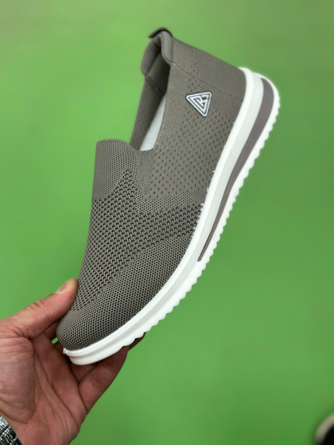 ,кроссовка мужской,кроссовки женскиe,мужские кроссовки,спортивная