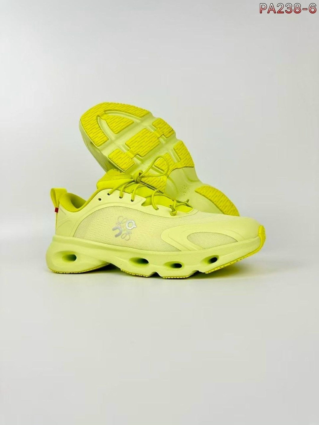 кроссовки,кроссовки loewe,женские кроссовки,спортивная ,кроссовки яркие