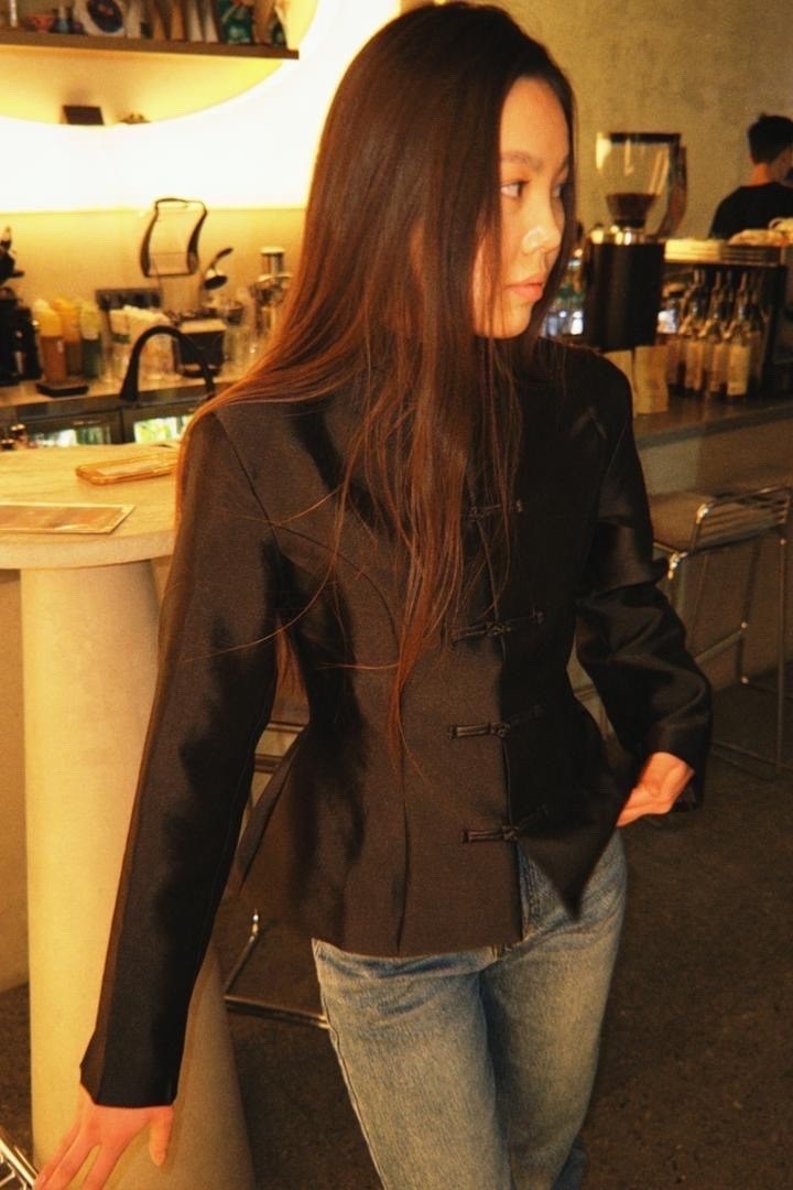 жакет,пиджак приталенный,приталенный жакет зарина,пиджак,приталенный жакет