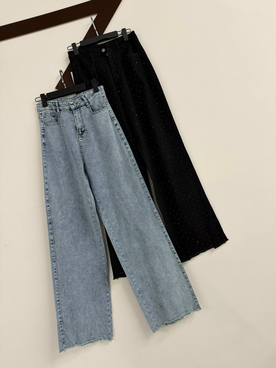 джинсы со стразами,джинсы клеш со стразами h&a collection,джинсы со стразами в золла,джинсы со стразами женские,брюки со стразами