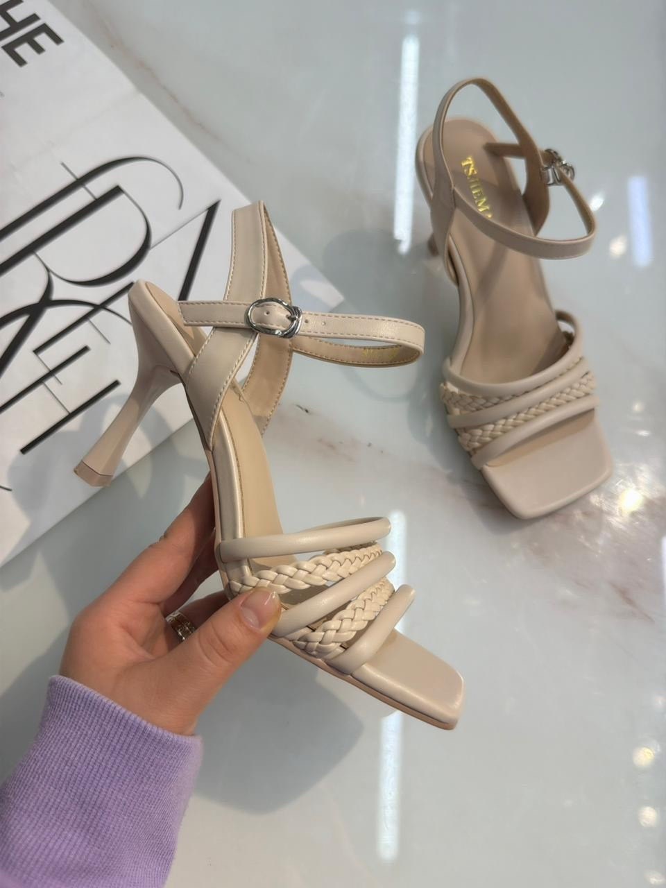 босоножки женские,бежевые босоножки,босоножки на каблуках,стильные босоножки,модные босоножки