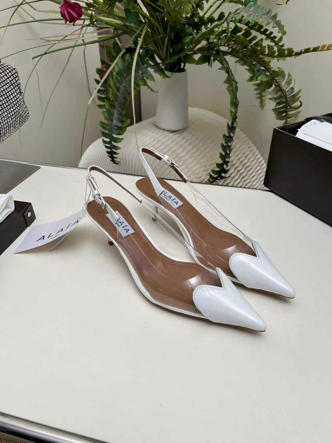 босоножки alaia,босоножки на каблуках,женские туфли,прозрачные босоножки,прозрачные туфли