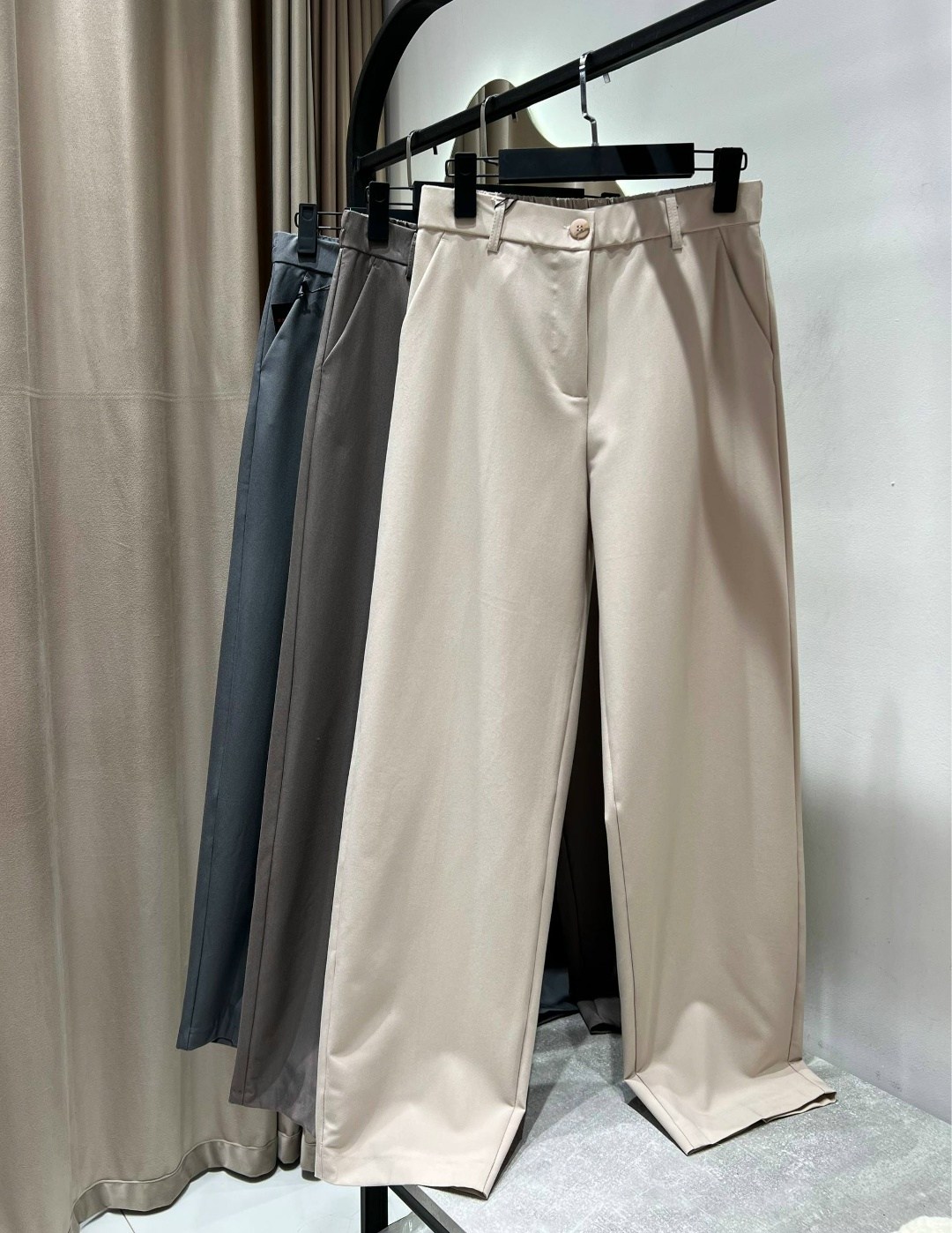 классические брюки,брюки светлые,элегантные брюки,брюки женские,брюки классик