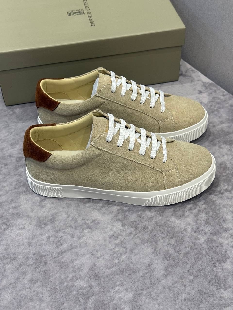 ,замшевые кеды brunello cucinelli,замшевые кроссовки,кеды замшевые,замшевые кеды мужские бежевые