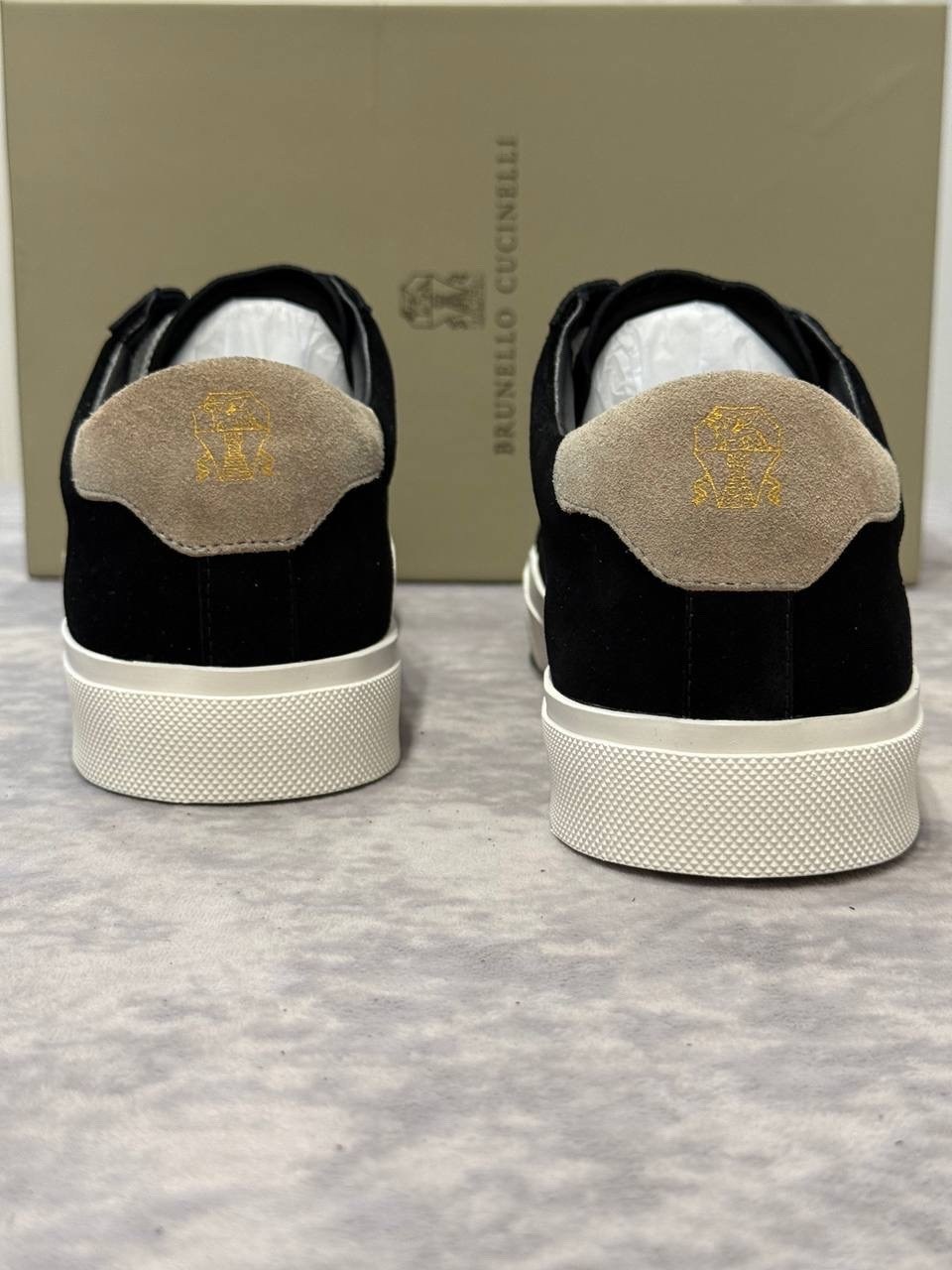 кеды замшевые,чёрные замшевые кроссовки brunello cucinelli,brunеllо сuсinеlli чёрные замшевые кроссовки,замшевые кроссовки brunello cucinelli,