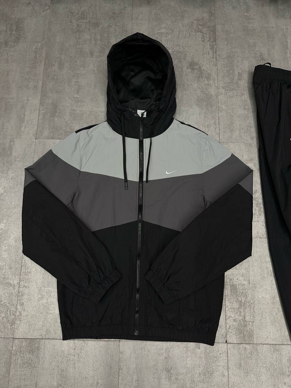 куртка nike мужская,куртка nike зимняя,ветровка nike,куртка черно белая мужская nike windrunner,мужская куртка nike sportswear windrunner