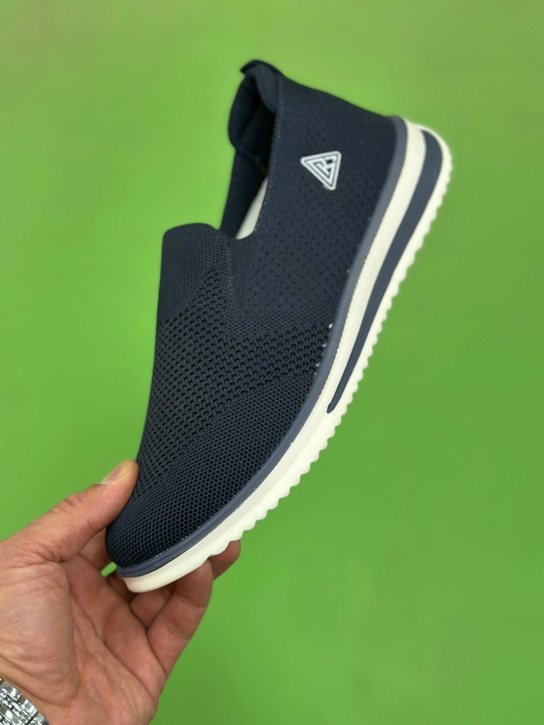 ,кроссовка мужской,кроссовки женскиe,мужские кроссовки,спортивная